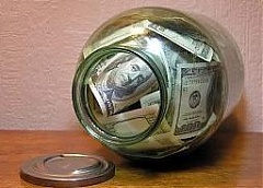 Крупнейшие активы в 2013 году были у Swedbank, SEB banka и ABLV Bank Крупнейшие активы в 2013 году были у Swedbank, SEB banka и ABLV Bank