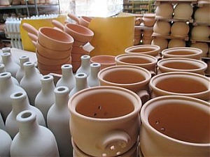 Небольшая часть богатого ассортимента Latvijas keramika.