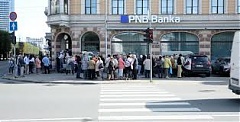 В первый день клиентам PNB banka выплачены гарантированные возмещения в размере 32 млн. евро В первый день клиентам PNB banka выплачены гарантированные возмещения в размере 32 млн. евро
