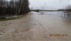 В Латвии затяжные дожди затопили часть автодорог В Латвии затяжные дожди затопили часть автодорог