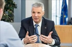 Пабрикс: для улучшения безопасности Латвии необходимы боевые вертолеты, военно-морские силы и ракетные системы Patriot Пабрикс: для улучшения безопасности Латвии необходимы боевые вертолеты, военно-морские силы и ракетные системы Patriot