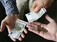 Нетто-зарплату до 450 евро в месяц во втором квартале получали 30,6% работающих латвийцев Нетто-зарплату до 450 евро в месяц во втором квартале получали 30,6% работающих латвийцев
