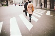 В Литве пешеходам запретят разговаривать по телефону при переходе улицы В Литве пешеходам запретят разговаривать по телефону при переходе улицы
