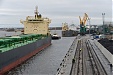 На обоих терминалах острова Криеву в Рижском порту началась погрузка угля на суда На обоих терминалах острова Криеву в Рижском порту началась погрузка угля на суда