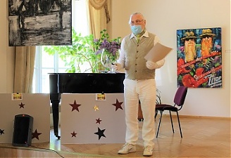 Валентин Даниленко открывает выставку в БМА. Рига. 28.05.2020. Фото Кристины Ляховой.
