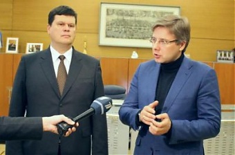 Каспарс Герхардс и Нил Ушаков. Рига, 3.02.2016. Фото: riga.lv