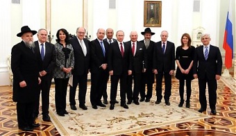 Аркадий Сухаренко на встрече делегации исполкома Европейского еврейского конгресса с Владимиром Путиным (справа).