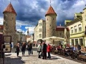 190507_touristEE.jpg