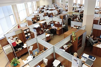 190806_workers.jpg