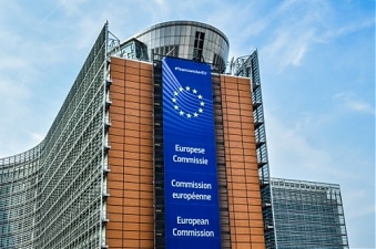 051120_eu_commiss.jpg
