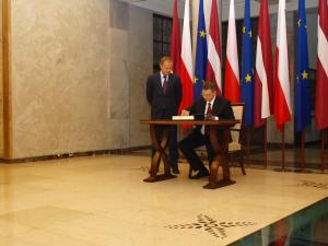100709_tusk_dombr.jpg