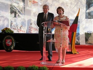 110711_monac_litv.jpg