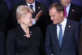 Dalia Grybauskaite and Donald Tusk. Brussels, 23.10.2011. Photo: president.lt