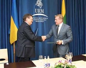Kostyantyn Gryshchenko and Audronius Azubalis. Vilnius, 17.06.2010.
