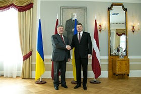 170404_vejonis_poroshenko.jpg