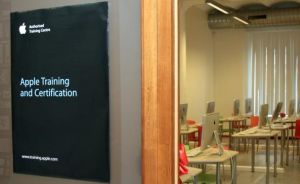 120316_apple_ucheb_riga.JPG