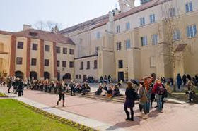 170502_lit_edu.jpg