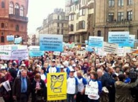 190327_teacher_strike.jpg