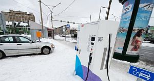 130221_zarjad_elektomob_sneg_ee.jpg