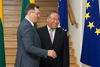 Algirdas Butkevicius  and Xie Zhenhua. Photo: lrv.lt