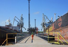 141031_sillam_port.jpg