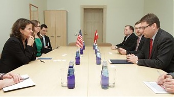 At the meeting of Robin Dunnigan and Eduards Stiprais. Riga, 5.02.2015. Photo: flickr.com 