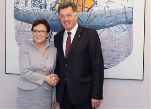 Ewa Kopacz and Algirdas Butkevicius. Brussels, 11.06.2015. Photo: lrv.lt