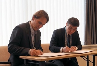 181109_lit_kaz_bank.jpg