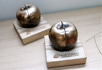191009_apple.jpg