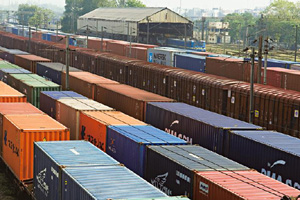 110325_ldz_cargo.jpg