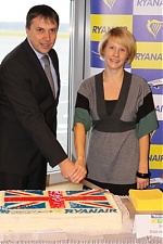 111103_RIX_Ryanair_cake2.jpg