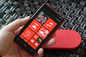130204_NokiaLumia820.jpg