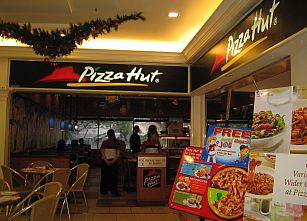 141215_pizza_hut.jpg