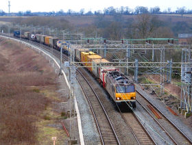 170605_lit_china_train.jpg