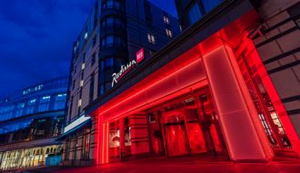 170914_radisson_red.jpg