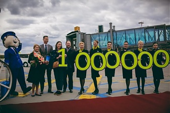 180425_airBaltic_CS300_MillionPax.jpg