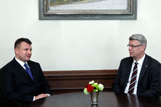 Ainars Slesers and Valdis Zatlers. Riga, 5.05.2011. Photo: president.lv