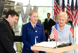 Hillary Clinton and Irena Degutiene. Vilnius, 1.07.2011.