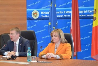 Edgars Rinkevics and Natalia Gherman. Chisinau, 26.03.2015. Photo: flickr.com