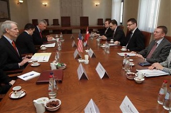 At the meeting of Robert Portman and Edgars Rinkevics. Riga, 10.04.2015. Photo: flickr.com