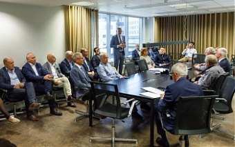 180515_busin_thinktank_ee.jpg