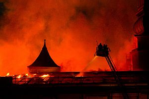 130621_rig_zamok_pils_pozhar2.jpg
