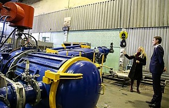 Taavi Rõivas at the company Molycorp Silmet. Photo: valitsus.ee
