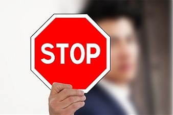 200422_stop.jpg