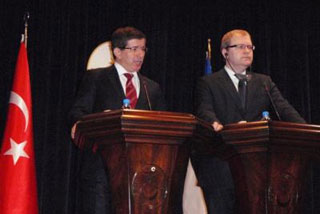 Ahmet Davutoglu and Urmas Paet.