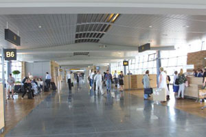 100804_riga_airp_in.jpg