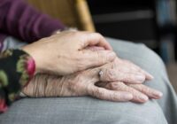 Vai vecākiem gados būtu jāprasa vai jāņem nauda no saviem bērniem
