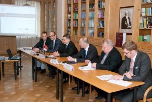 На презентации проекта «Оценка конкурентоспособности Латвии». Рига. 20.04.2012. Пресс-фото.