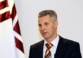 120820_pabriks.jpg
