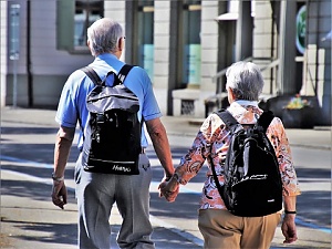 200616_old_people.jpg